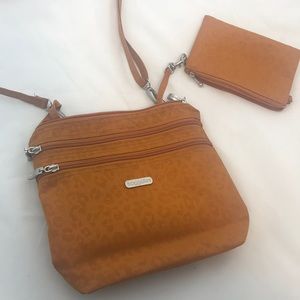 Baggallini purse and matching coin purse
